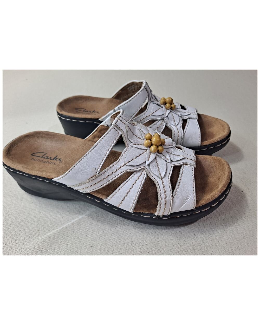 Clarks Women's 10WW Lexi Myrtle White Leather Sandals Slip On Open Toe